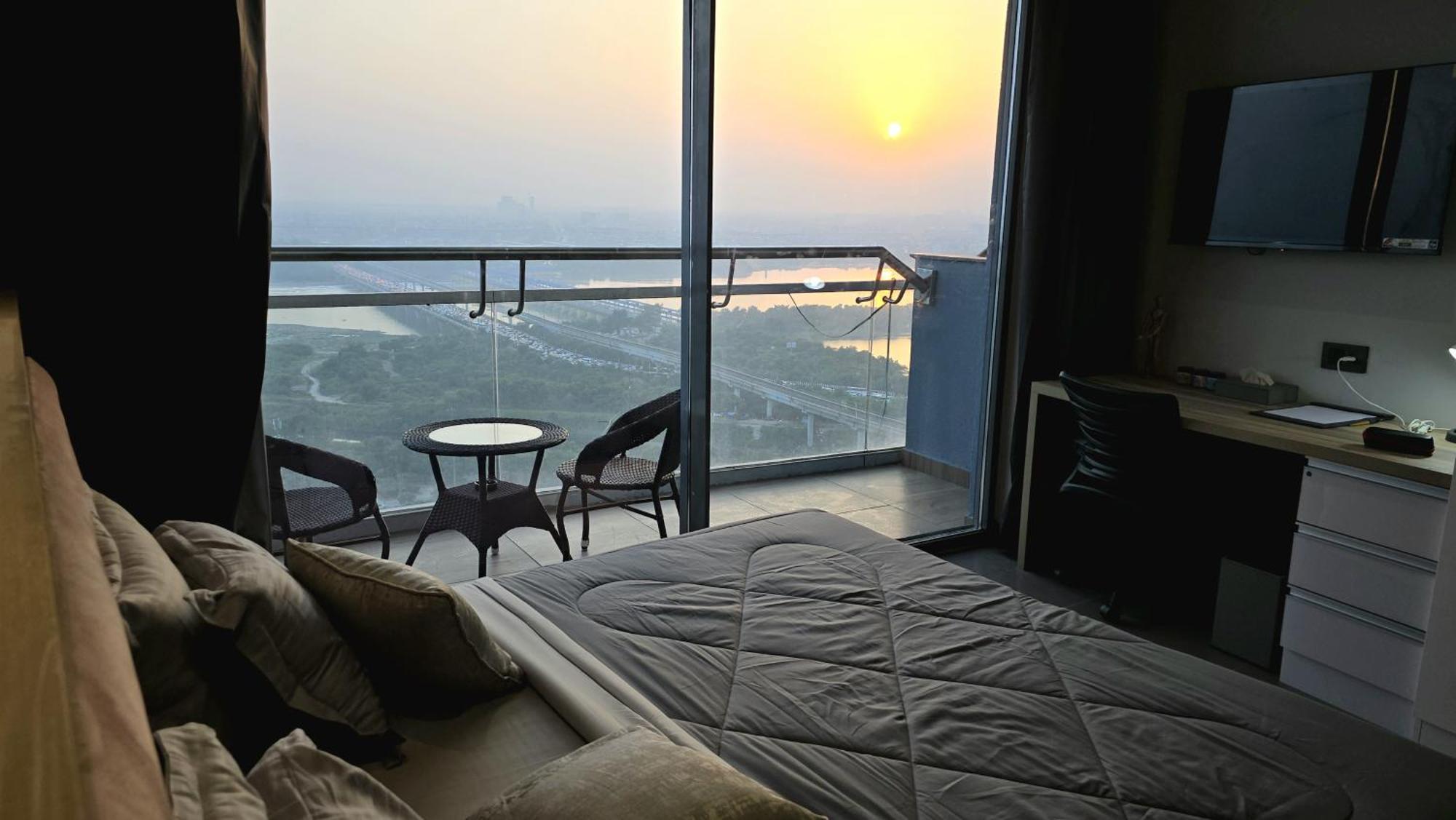 The Luxe Living Hotel Noida Exterior foto